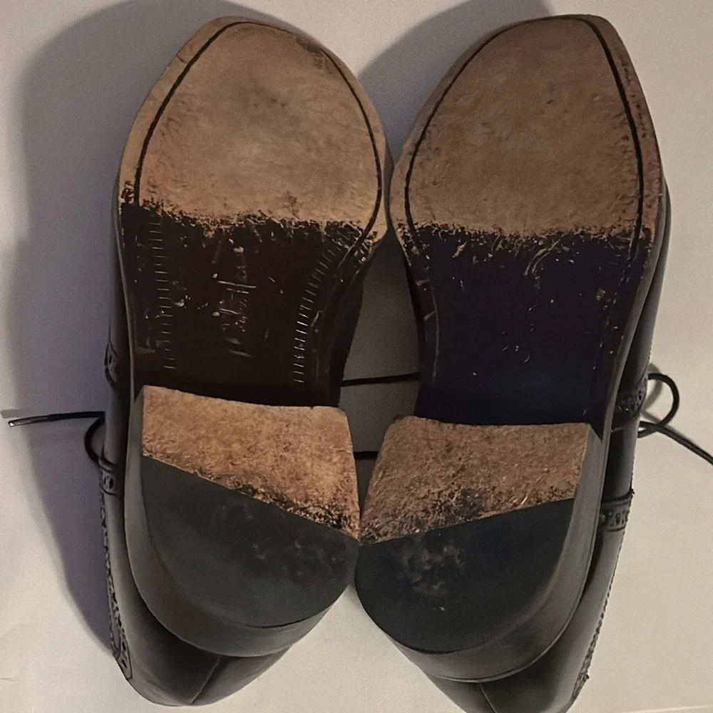 Cole Haan black leather wing tip lace up dress shoes‎ style C07964 9 1/2M
